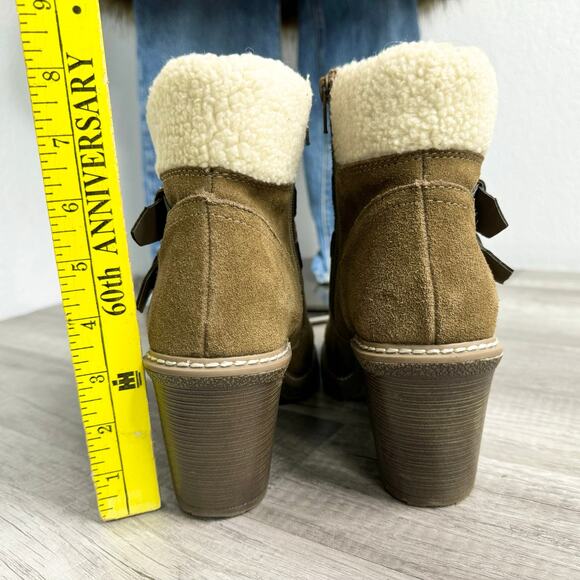 Suede Heeled Ankle Boots Buckle Tan White Mountain Size 9 - Picture 4 of 7